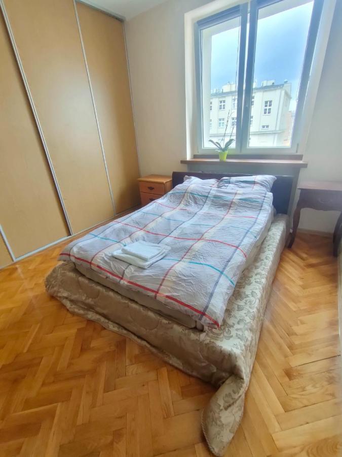 City Centre Apartment - Poznan Luaran gambar